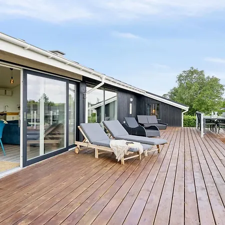 Dom wakacyjny Nora - 100m From The Sea By Interhome *