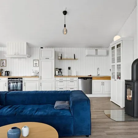 Nora - 100m From The Sea By Interhome