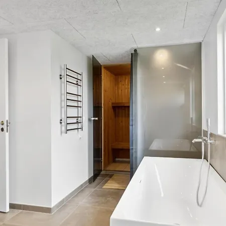 Nora - 100m From The Sea By Interhome *