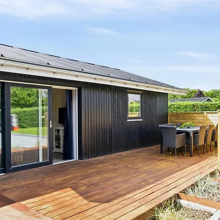Nora - 100m From The Sea By Interhome Vakantiehuis *